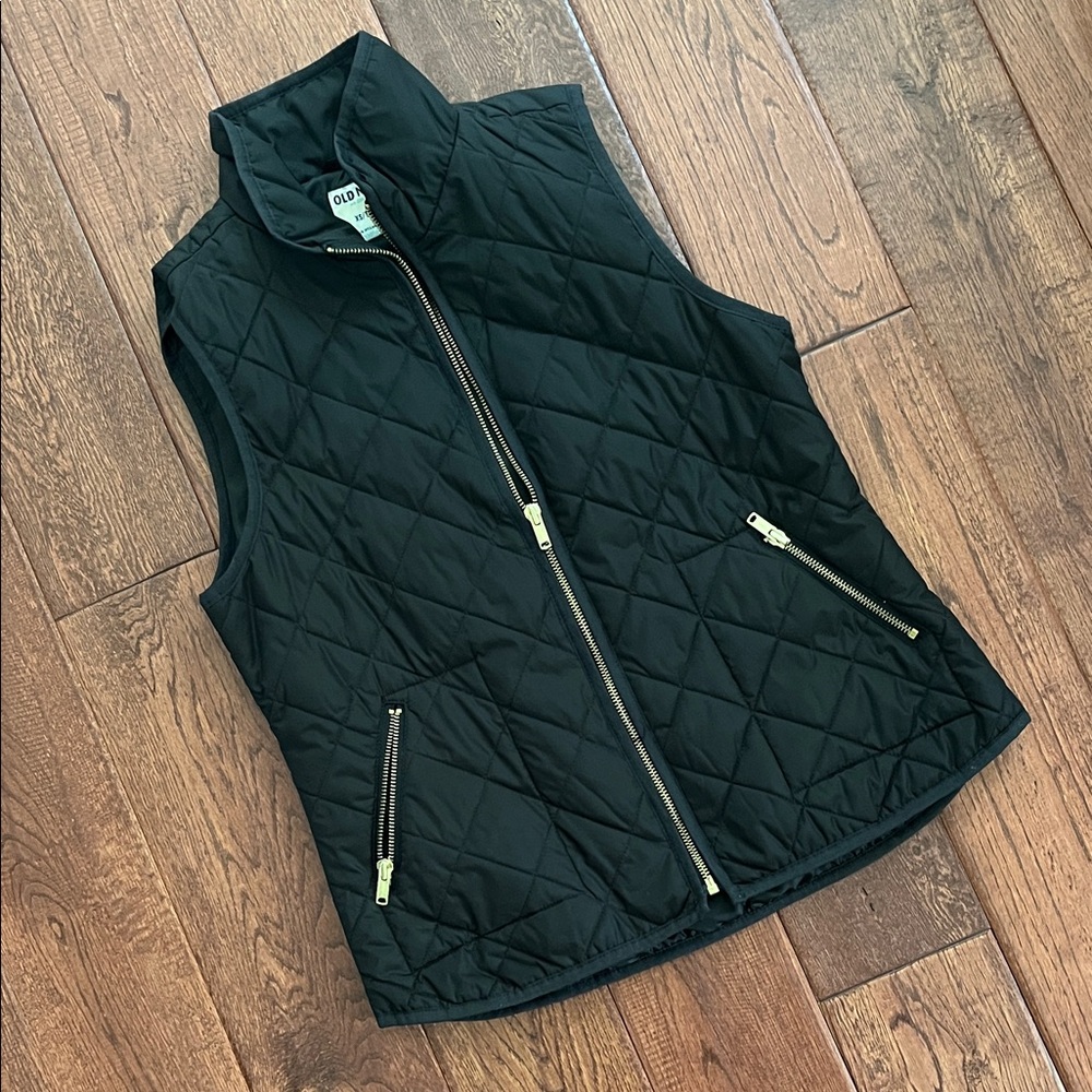 Old Navy Black Quilted Vest
